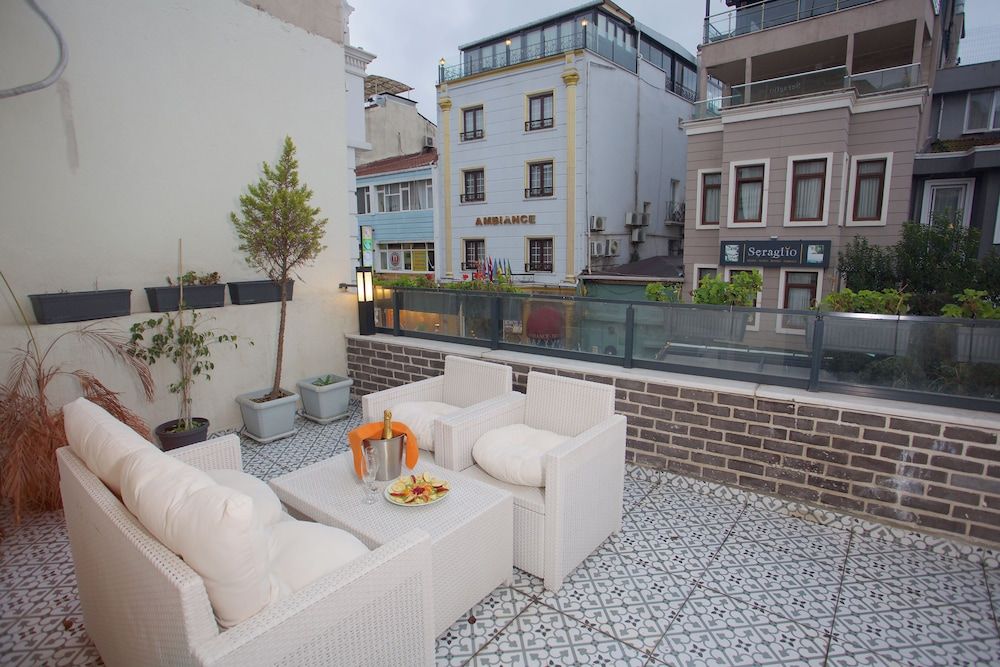 La Vida Hotel Deluxe Double Room with Terrace 5