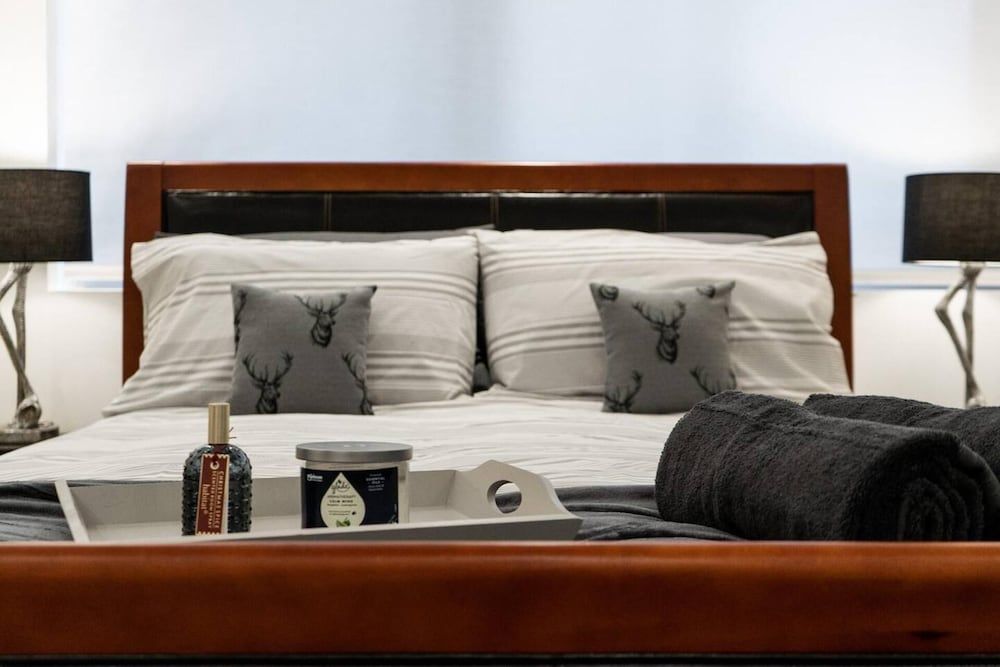 undefined Exquisite 2400sqft 3 Bed Brick Lane Pad 8