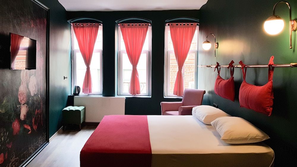 undefined Casa Rosa Suites 5