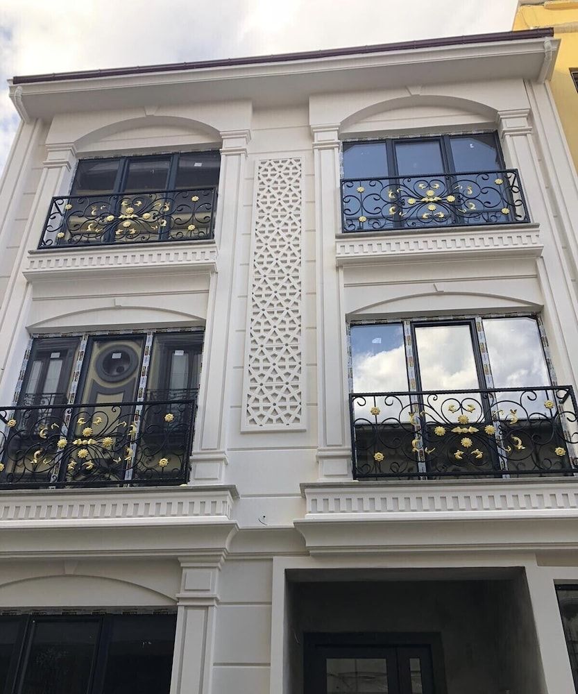 undefined Pege Hotel 6