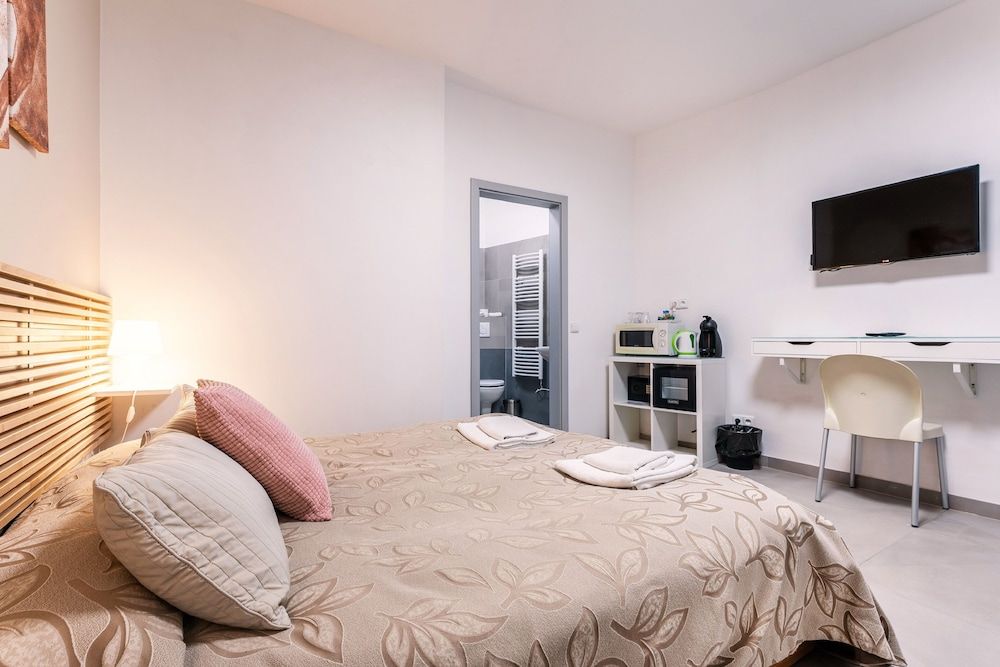 Vincanto Rooms Old Town City Double or Twin Room 2