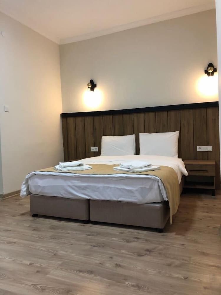 Taksim 8 Suites Standard Double Room 3