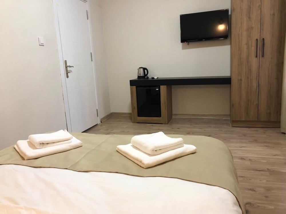 Taksim 8 Suites Standard Double Room 13