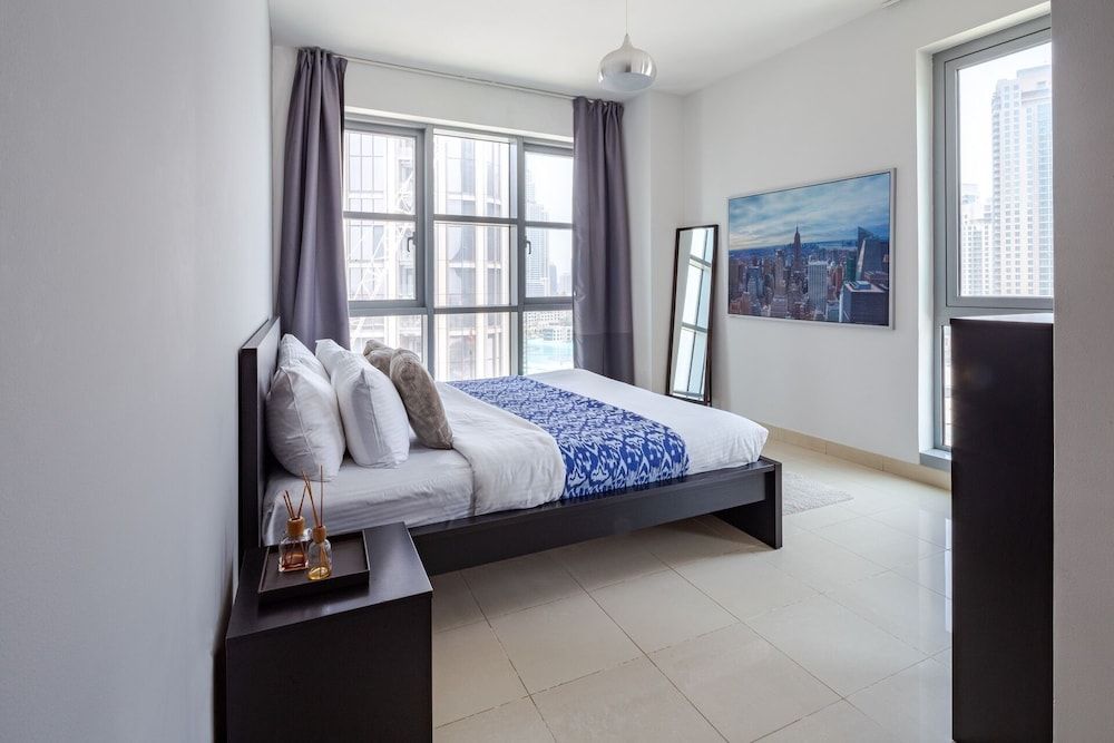 undefined Splendid 2BR Apartment in Downtown Dubai! 7