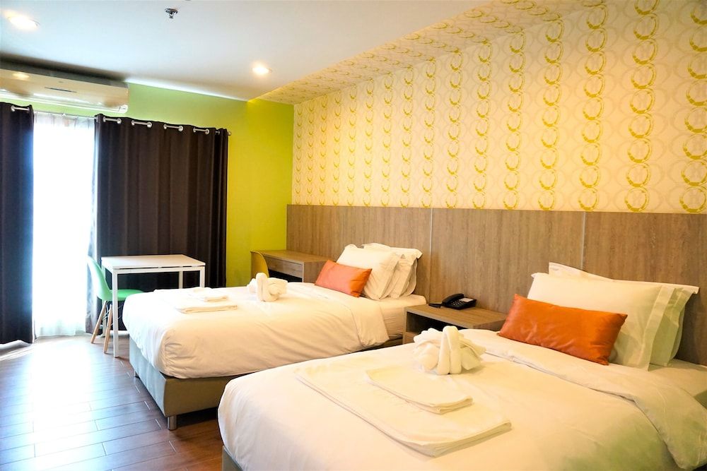 Nest n Rest Hotel Studio, 2 Twin Beds, Non Smoking, Kitchenette
