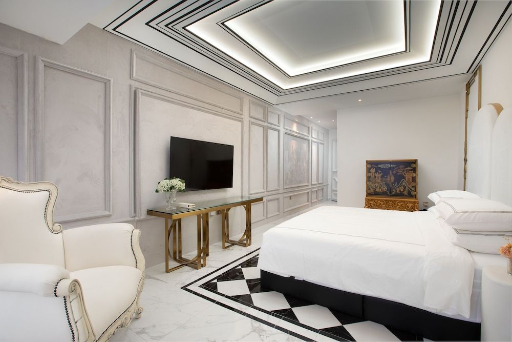 Arte By Thomas Chan GLAM IX