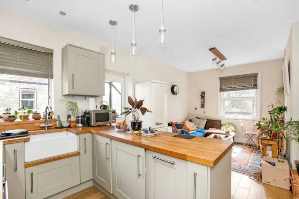 undefined Gorgeous Refurbished 2 Bedroom Apartment With Garden 5