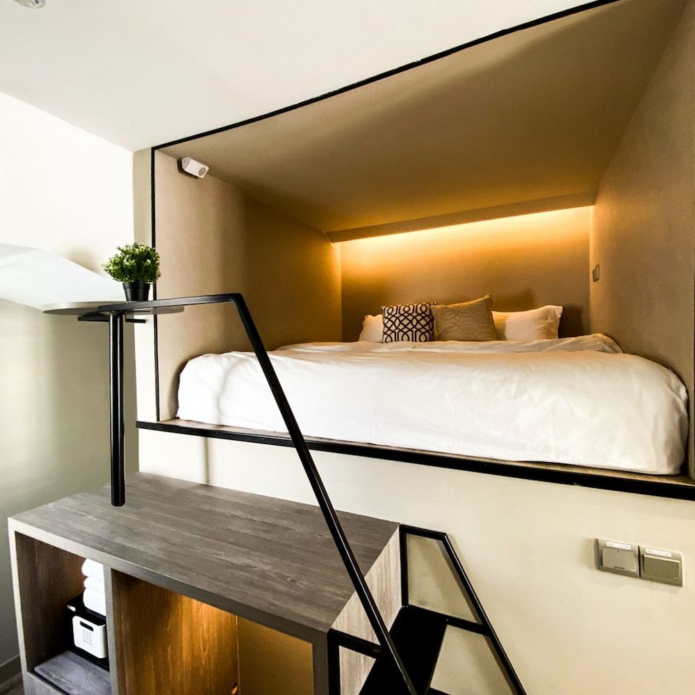 Double Room, SHORT OVERNIGHT, 13 hours: 6PM-7AM