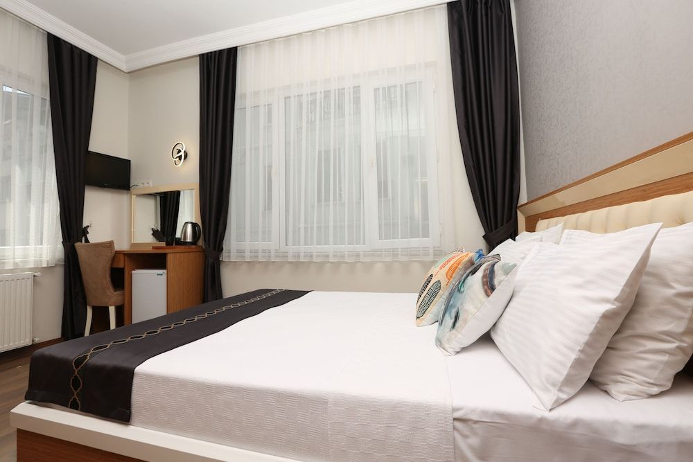 Perazre Hotel Standard Double Room 2