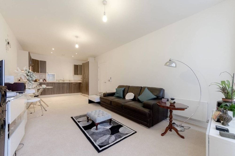 undefined Lux 1-bed Apt. With Balcony 8