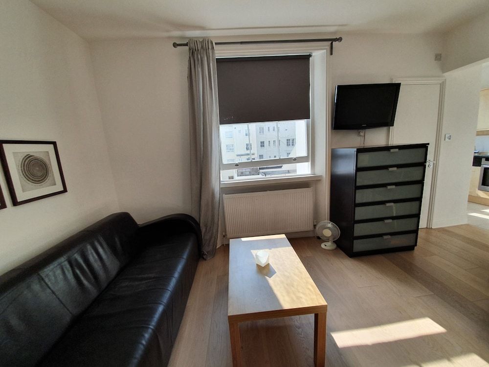 Studio Apartment in South Kensington 12 Studio 15