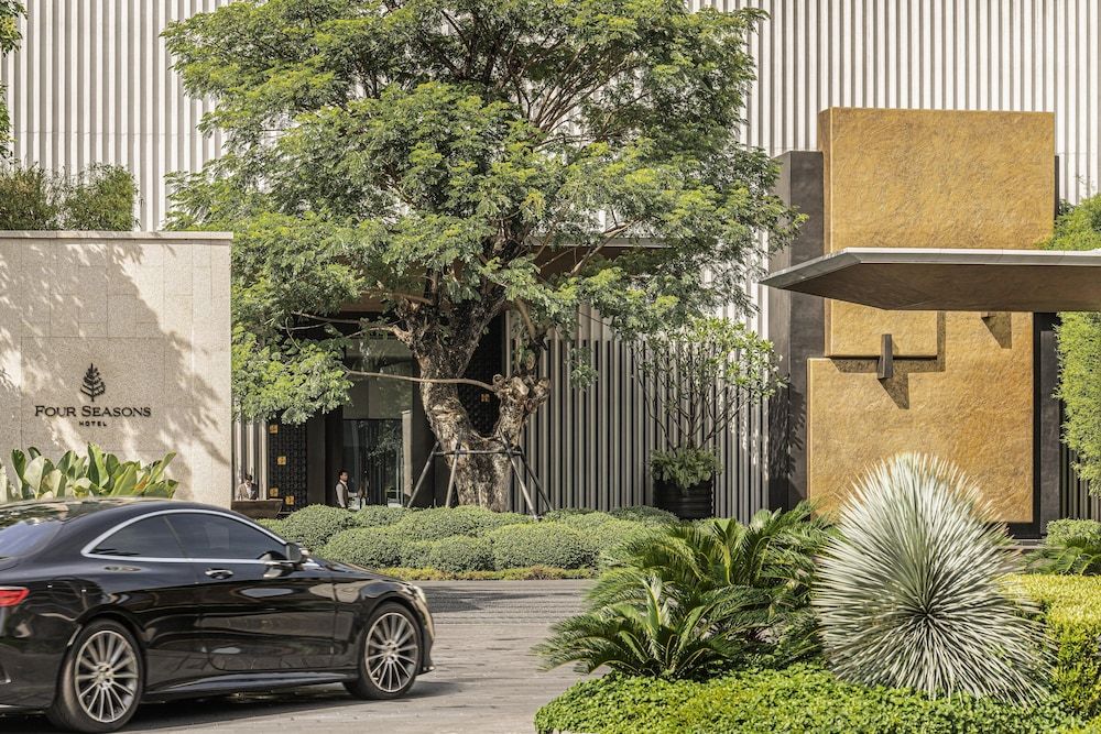 undefined Four Seasons Hotel Bangkok at Chao Phraya River 2