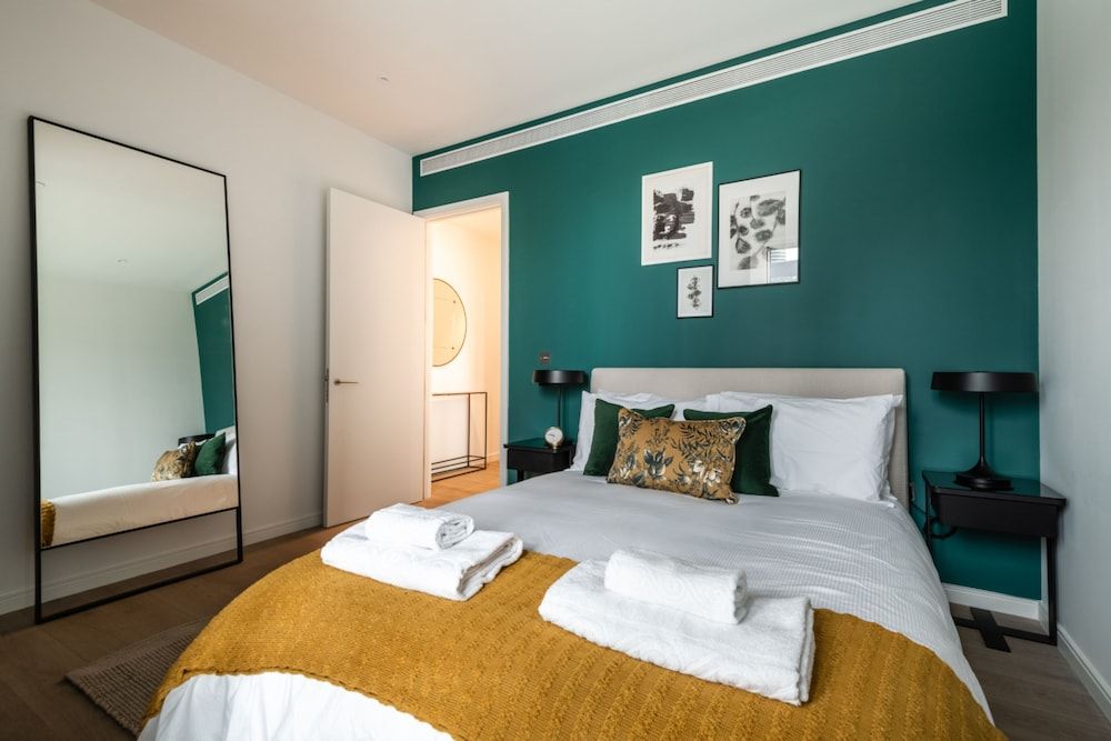 Fabulous One Bedroom Apartment in Exclusive Canary Wharf Apartment (1 Bedroom) 2