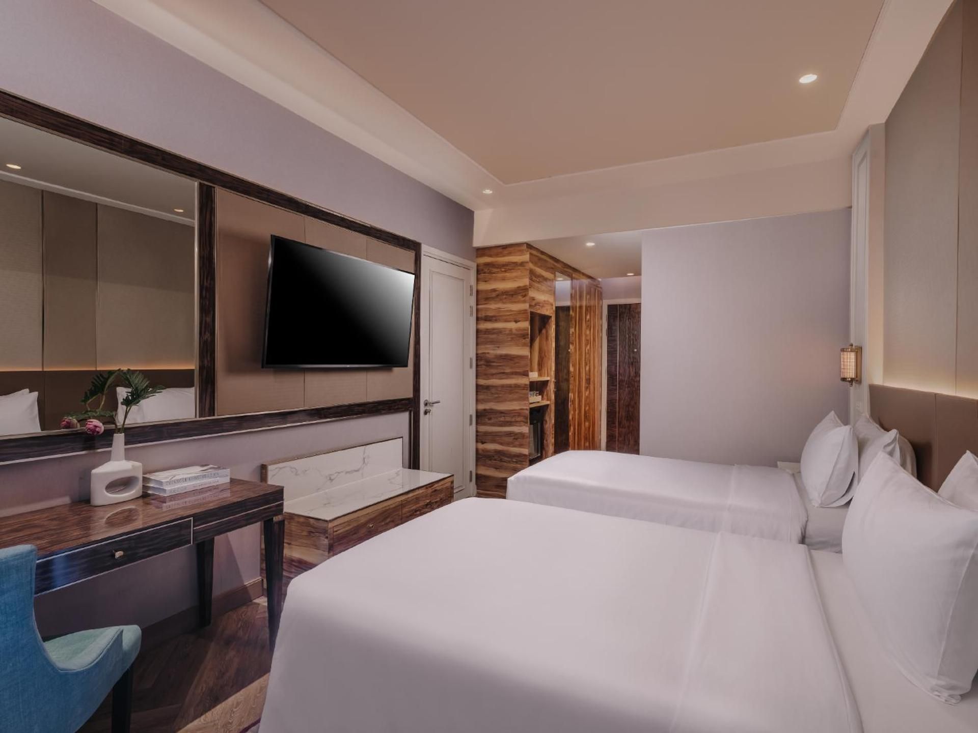 Superior Twin - No Window