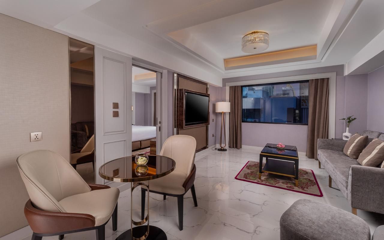 Premier Suite