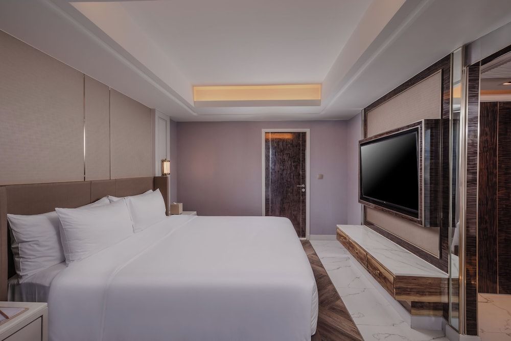 Aira Hotel Bangkok Deluxe Room - King Bed 2