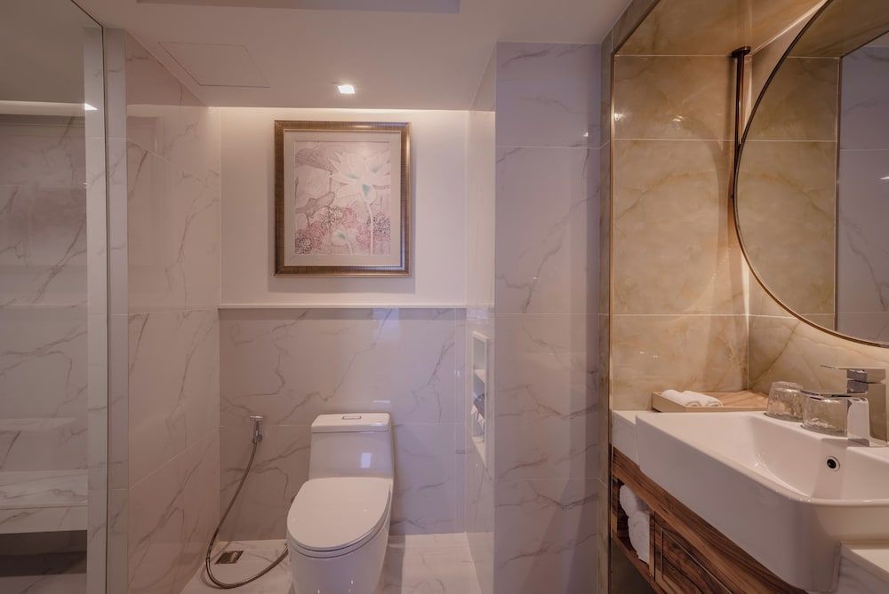 Aira Hotel Bangkok Deluxe Room - King Bed 8