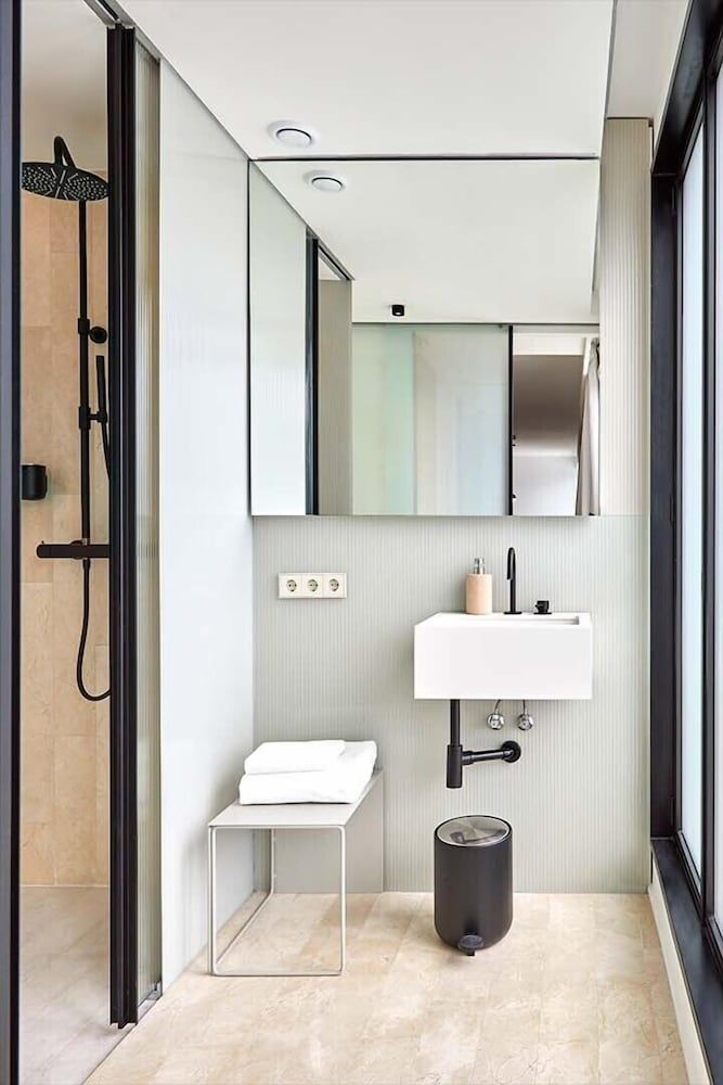 60 Balconies Iconic Exclusive Studio 2