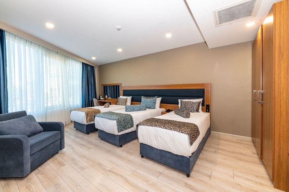 Dizayn Hotel Family Room 6