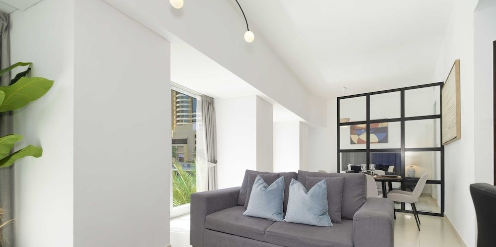 LUX The Cayan Superior Suite 2