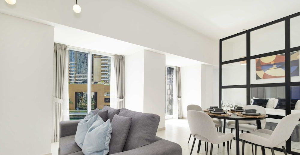 LUX The Cayan Superior Suite 2