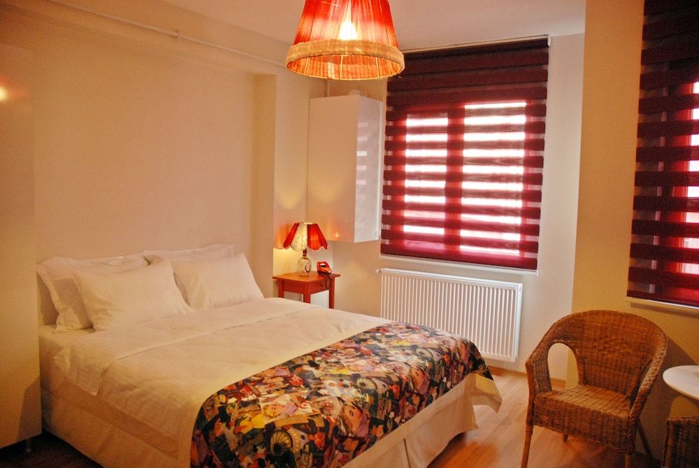 No 135 Standard Double or Twin Room 8