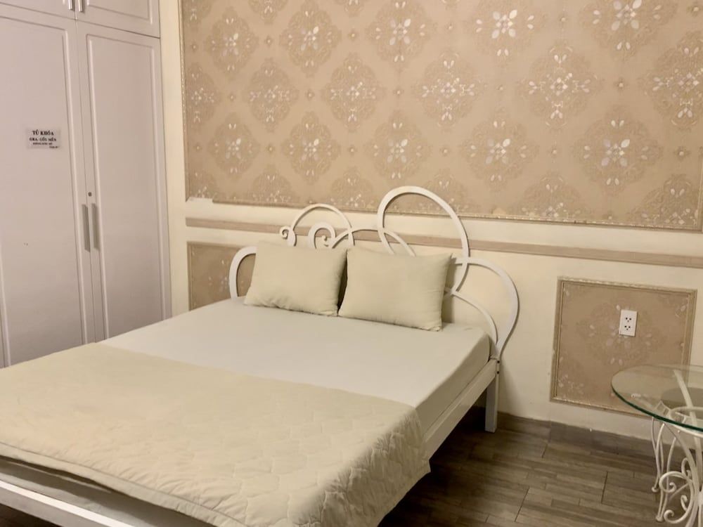 Bao Ngoc Hotel Double Room 8