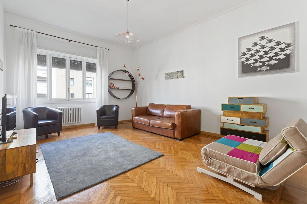 undefined Roomy Apartment Duomo & San Babila
