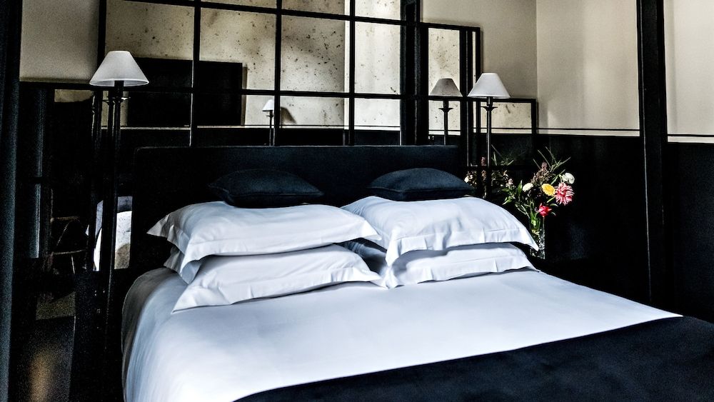 Monsieur George Hotel & Spa – Champs Elysées Classic Room 2