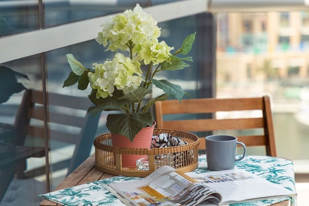 undefined Dazzling & Artistic Studio Apartment In Dubai Marina 3