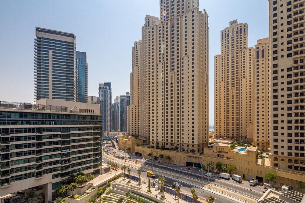 undefined Dazzling & Artistic Studio Apartment In Dubai Marina