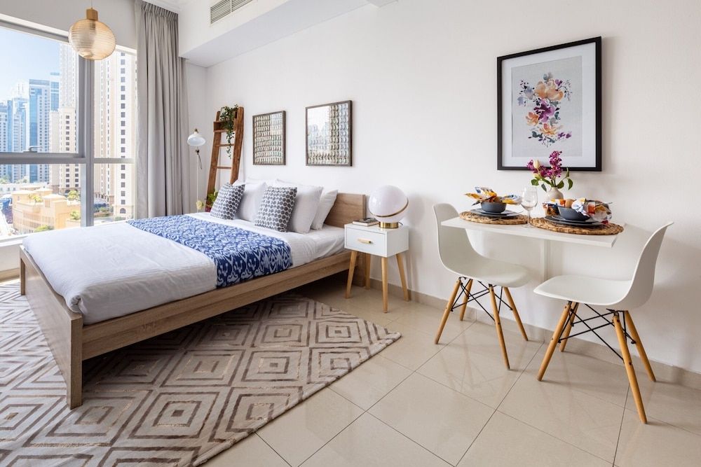 undefined Dazzling & Artistic Studio Apartment In Dubai Marina 6