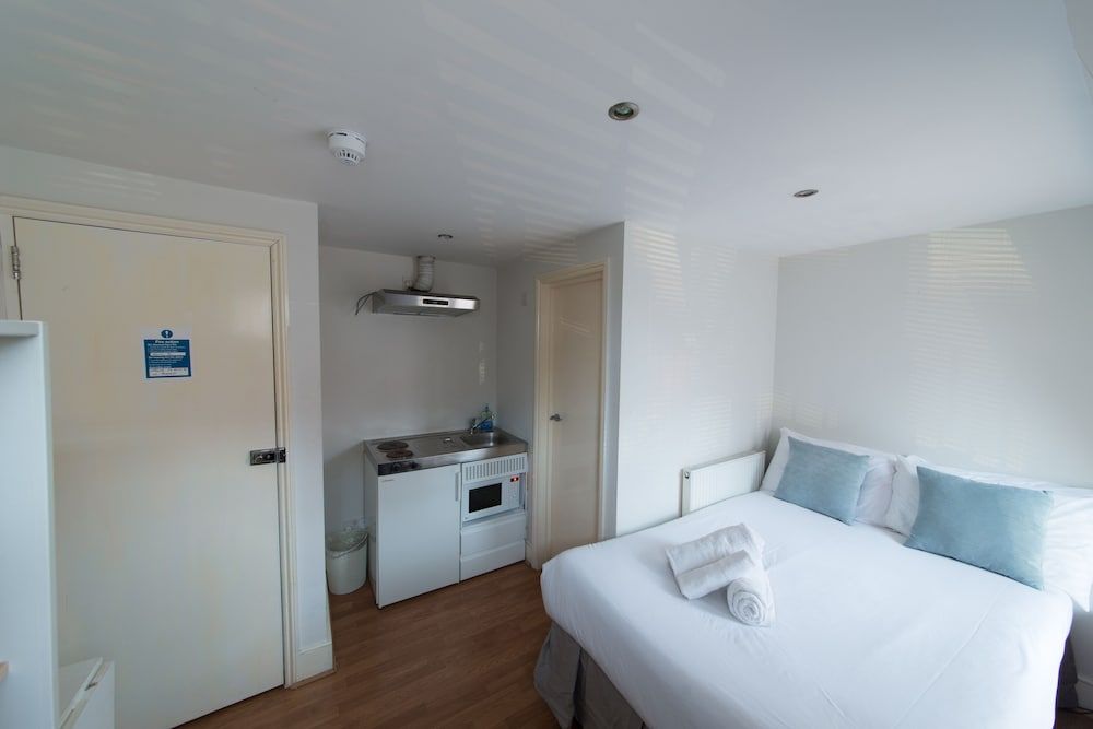 undefined Amber Hotel 4