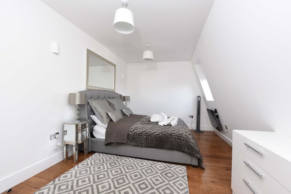 undefined Modern & Spacious 2 Bed Apartment at Clapham Junction 10