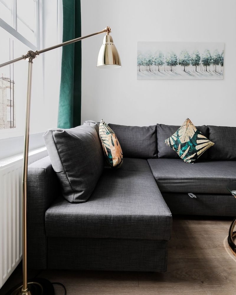 Cozy 1 Bedroom Flats in Paddington Classic Apartment, Private Bathroom, City View 11