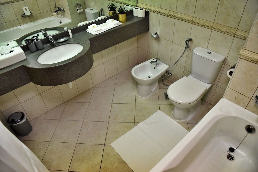 Luxury 4BR Apartment in Horizon Towers Apartment 22