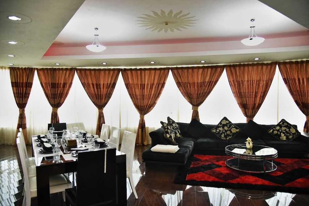 Luxury 4BR Apartment in Horizon Towers Apartment 17