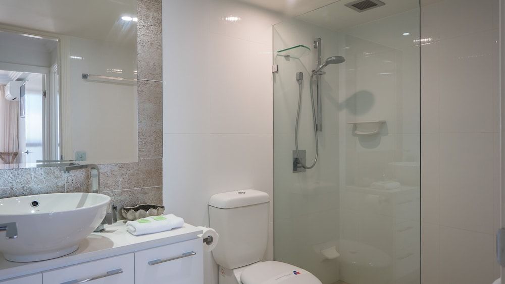 Norfolk Luxury Beachfront Apartments Deluxe Apartment, 2 Bedrooms, Beach View 25