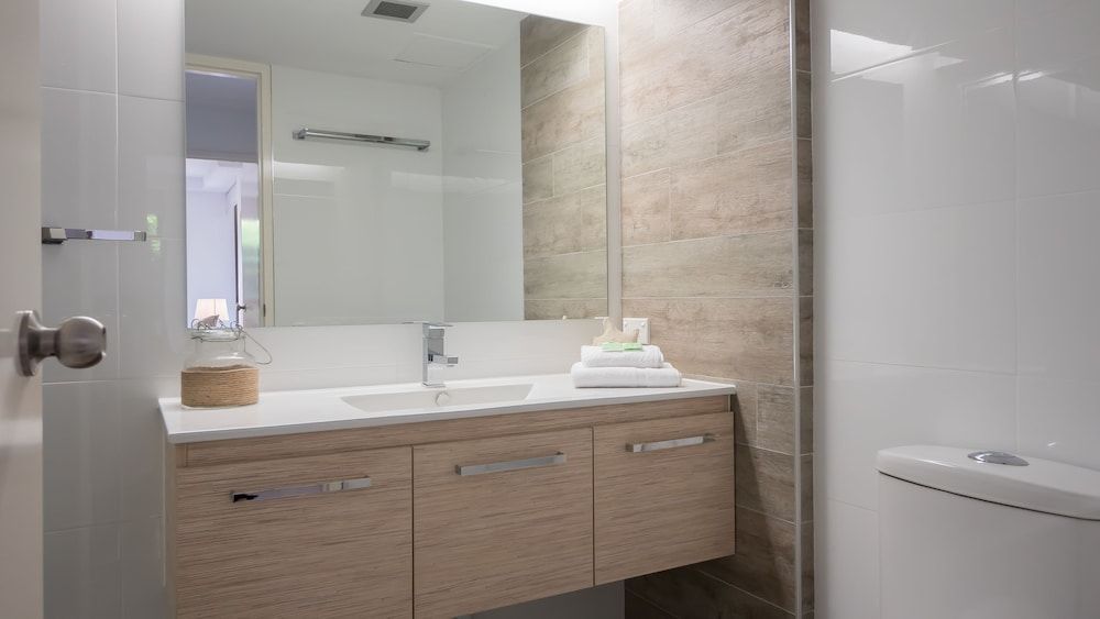 Norfolk Luxury Beachfront Apartments Deluxe Apartment, 3 Bedrooms 5