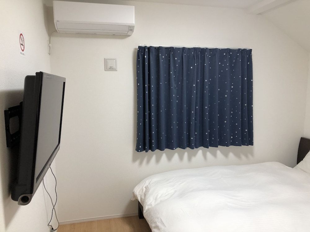 Room (1)