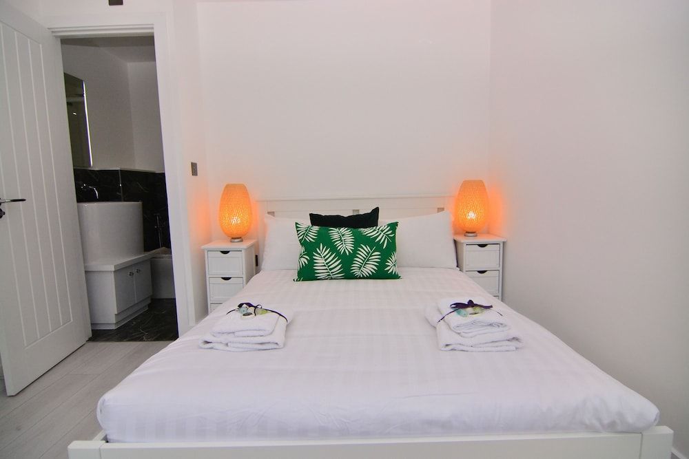 MACARENA WHARF Apartments Design Apartment, 2 Bedrooms, Garden Area 4