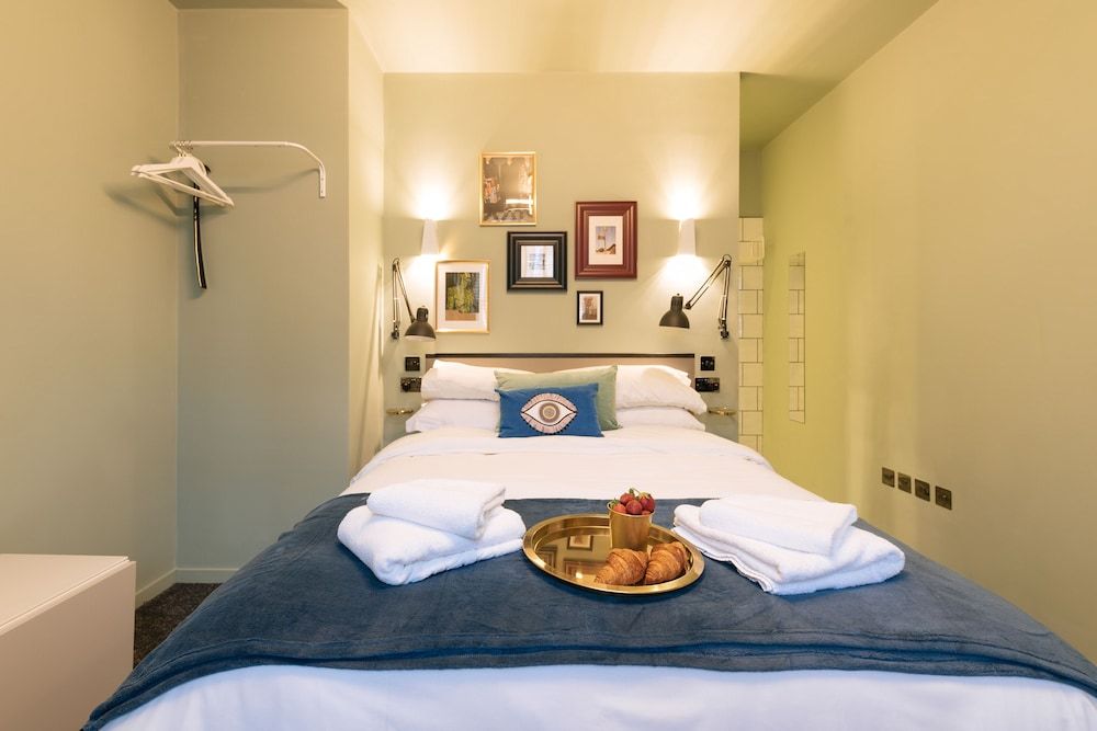 The Warwick by Aura Collection Classic Double Room 8