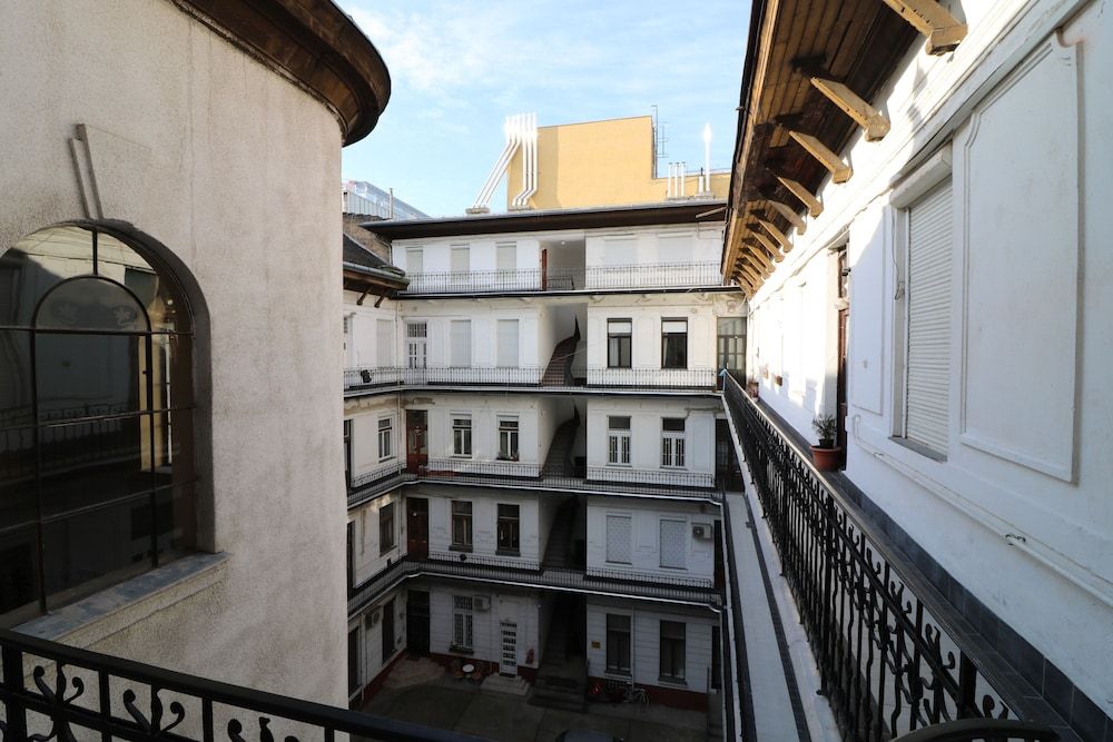 undefined Real Apartments Revay 4