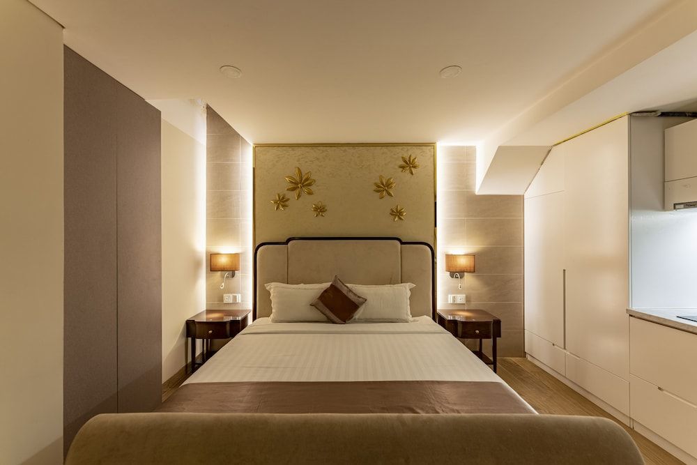 Golden Tree Hotel & Apartment Basement Apartment