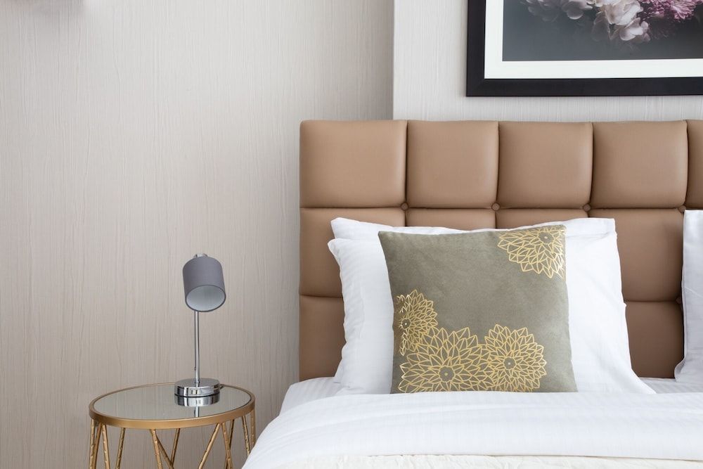 undefined Opulent 2BR With Study In Downtown Dubai 7