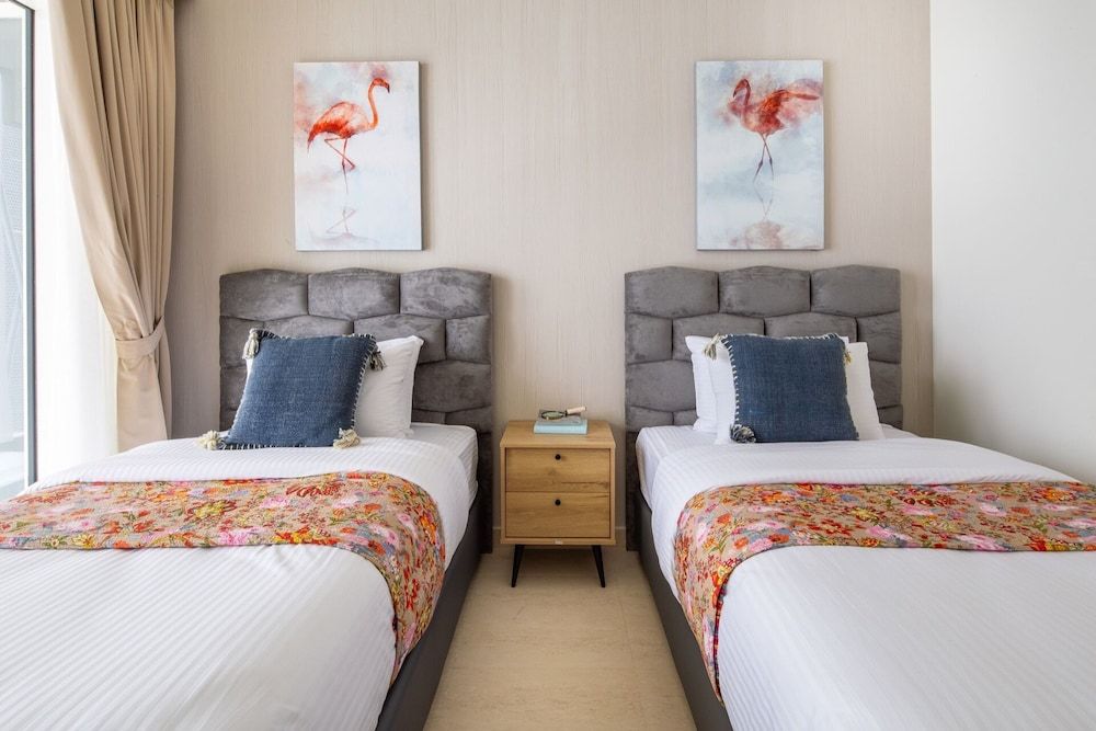 undefined Opulent 2BR With Study In Downtown Dubai 3