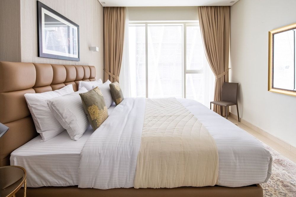undefined Opulent 2BR With Study In Downtown Dubai 6