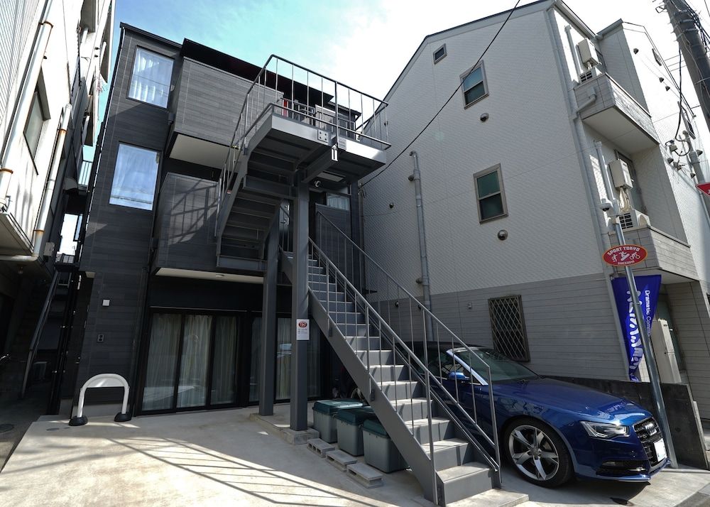 undefined Sport Tokyo 6