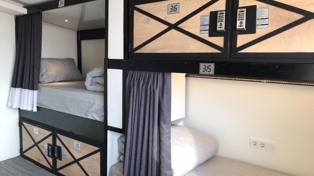 undefined musk hostel 9