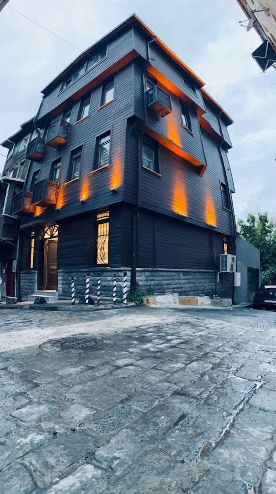 undefined musk hostel 2